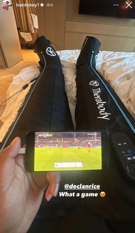 暗示想加盟?伊万-托尼社媒晒在家观看阿森纳与卢顿比赛的照片