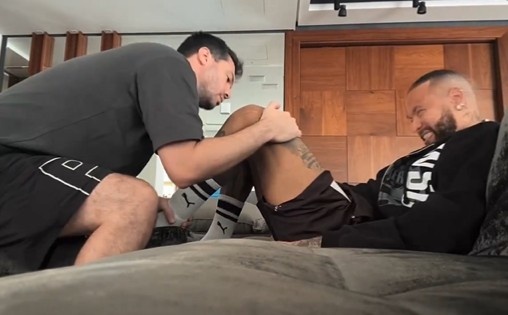 内马尔晒复健视频：不经历痛苦就无法痊愈