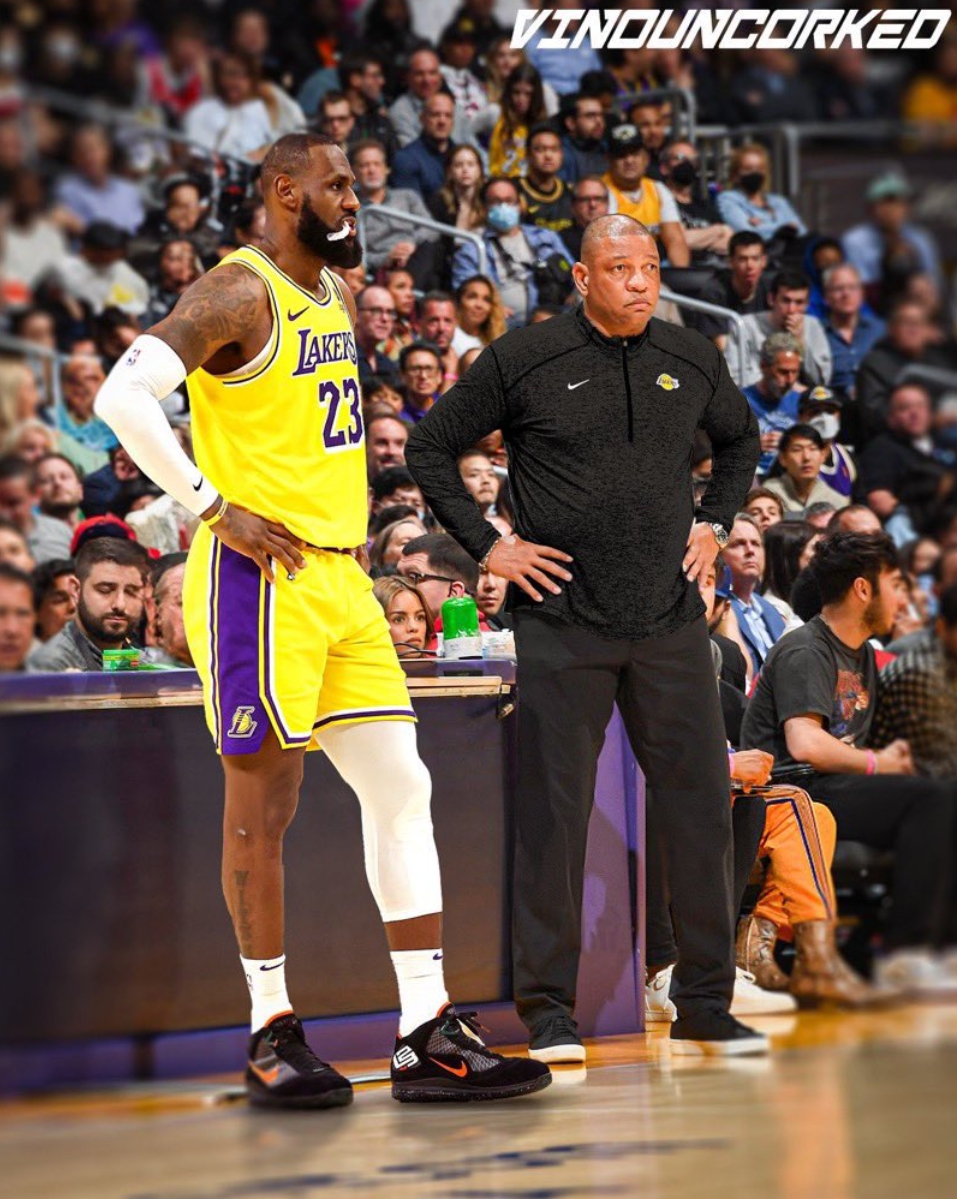 会是他吗？美媒晒P图：道格-里弗斯出山接手湖人帅位