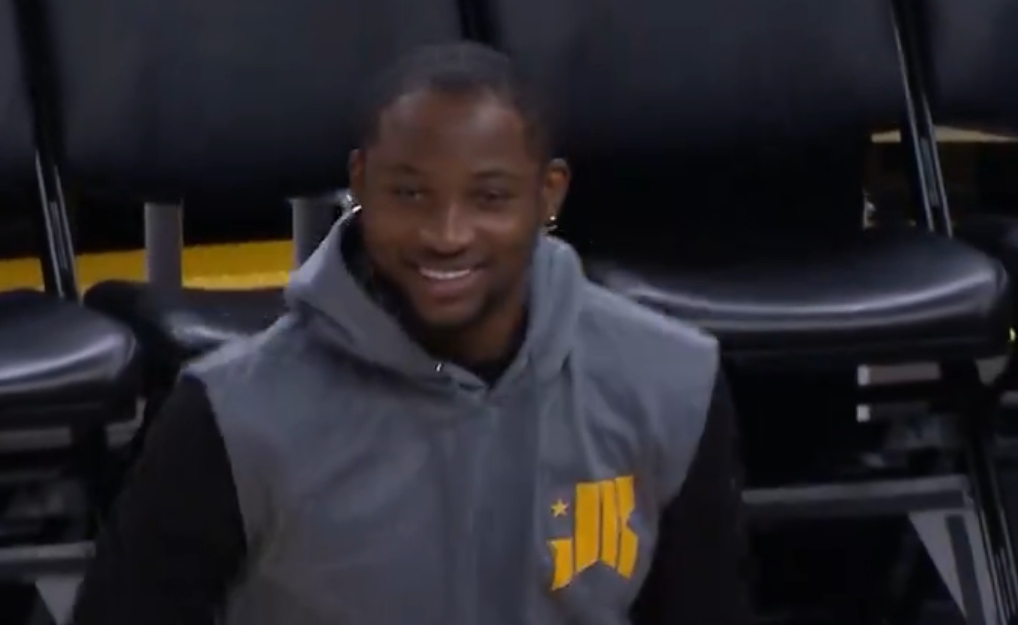 笑尿媒体人：库明加理发是为了变矮 这样更容易被科尔看上