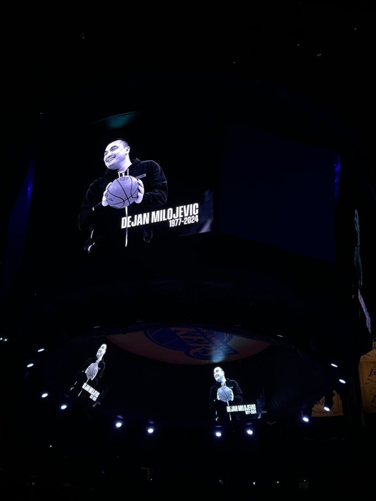 快船vs篮网赛前 全场为勇士助教米洛耶维奇默哀