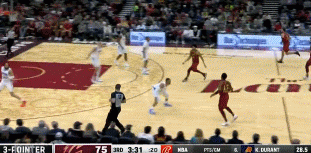 力劈华山！阿伦挡拆顺下完成单臂劈扣