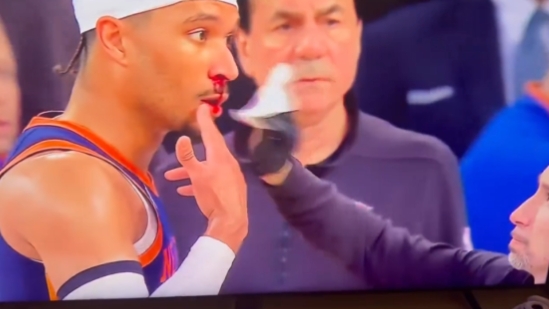 真-血帽！锡安大帽哈特打到后者面部 随后哈特鼻血狂飙