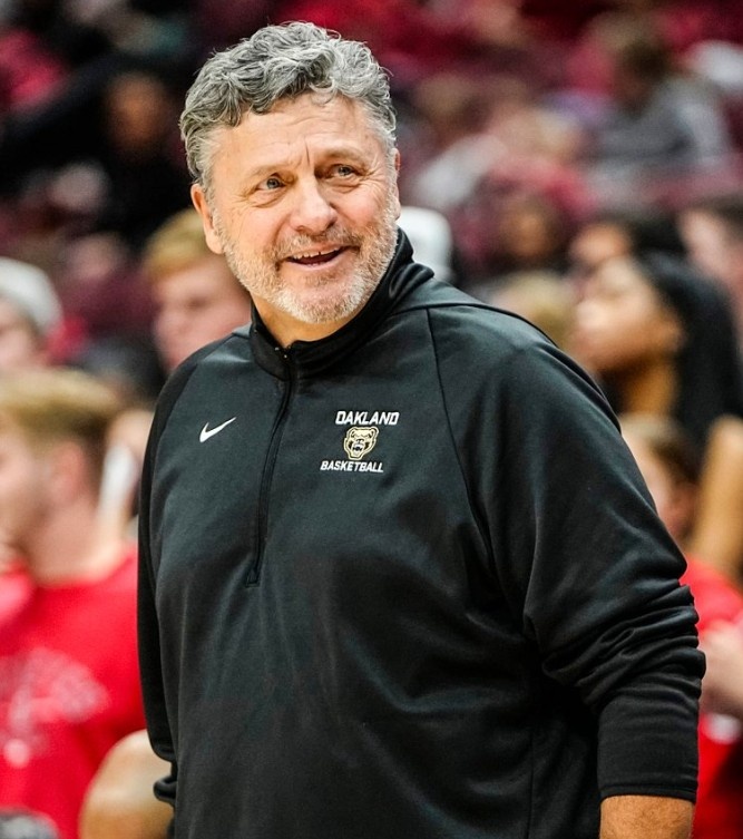 疯三首轮大冷！肯塔基主帅年薪900万刀 奥克兰主帅年薪仅38万刀