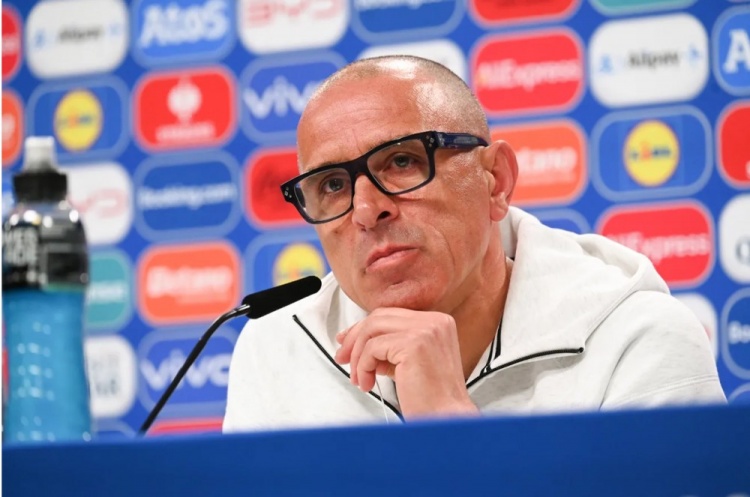 卡尔佐纳:乌克兰国际排名比我们高20位 我们是欧洲杯灰姑娘球队