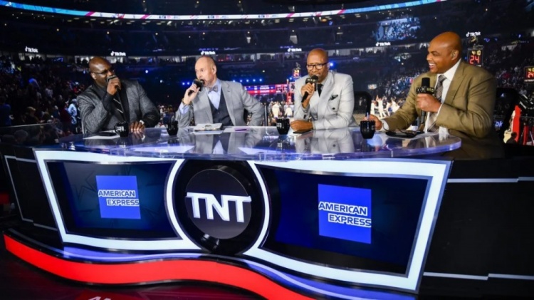 根据多方消息,特纳体育(华纳兄弟)已经在谈判中出局