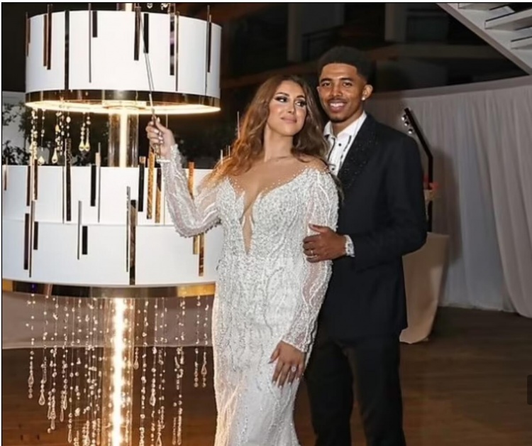 邮报:韦斯利-福法纳妻子删掉自己的“夫姓”,两人可能离婚