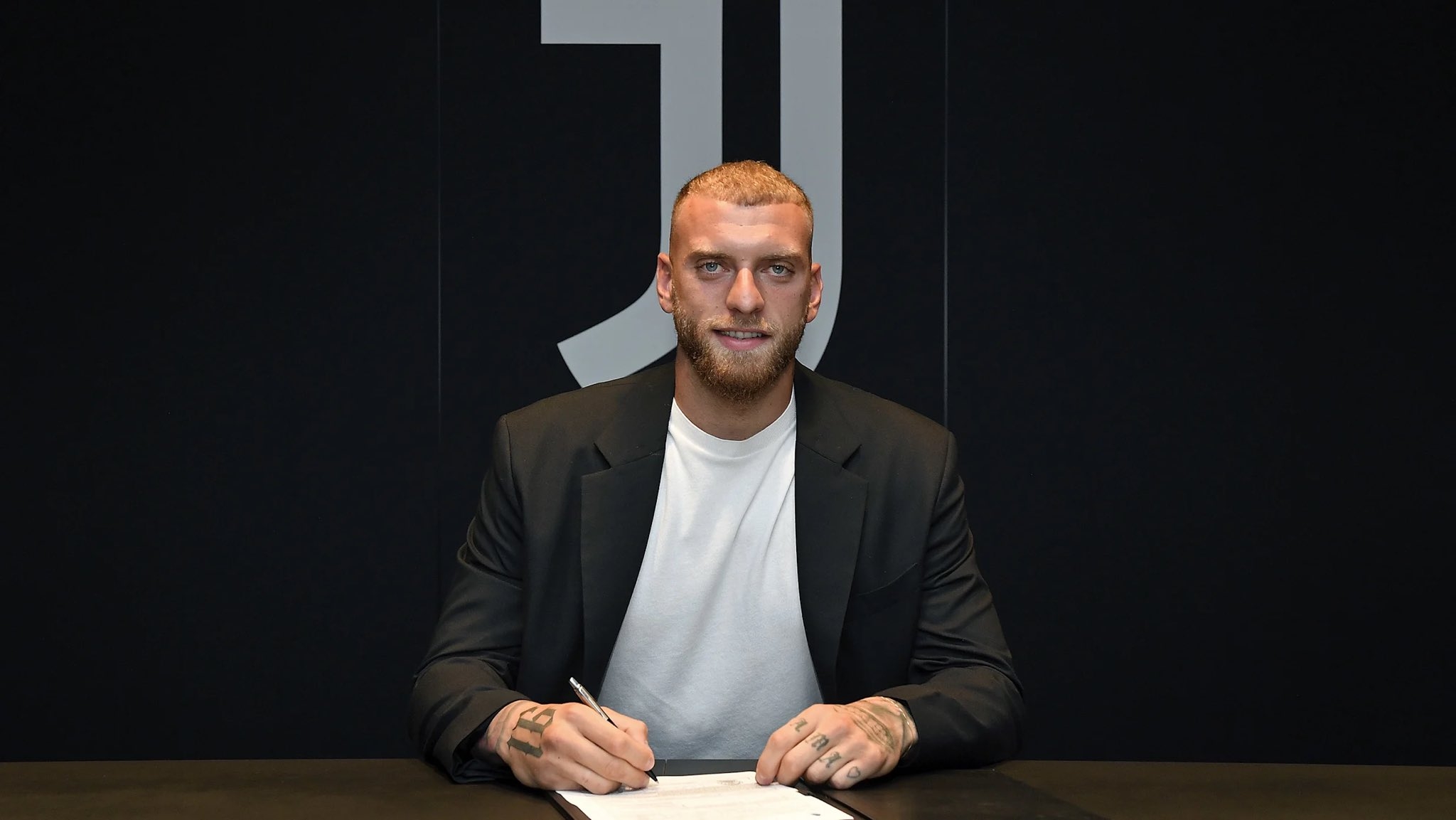 迪格雷戈里奥:加盟尤文只是新的起点,我想要在这里赢得很多胜利