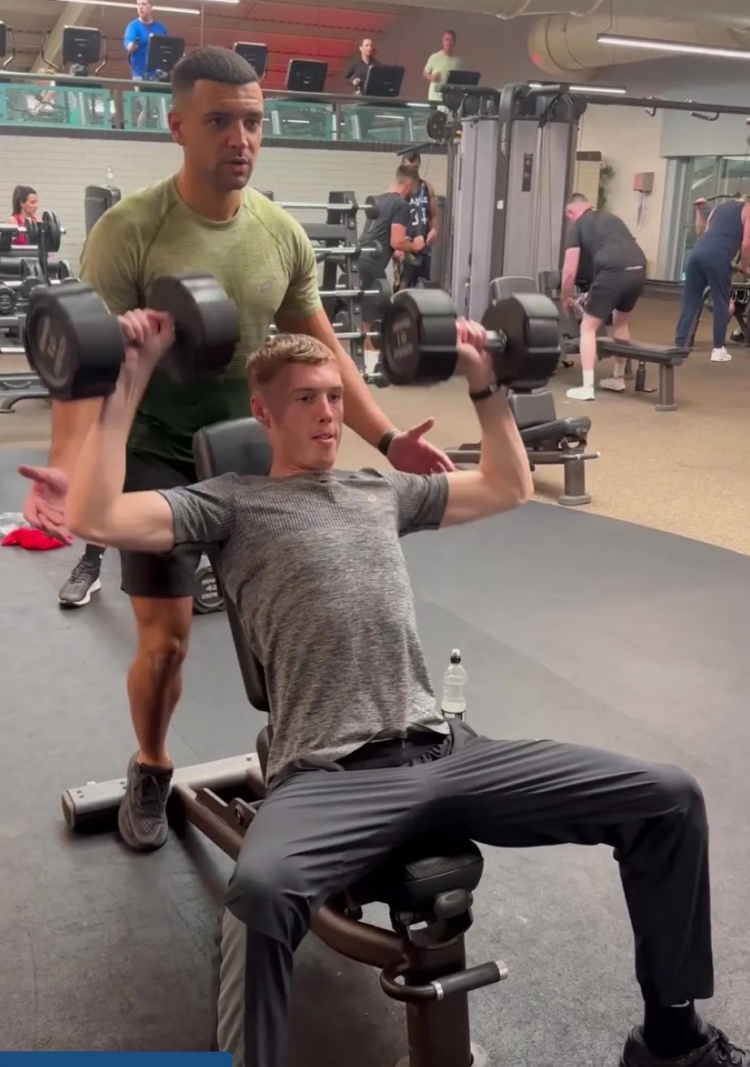 接着干!帕尔默到健身房恢复个人日常训练