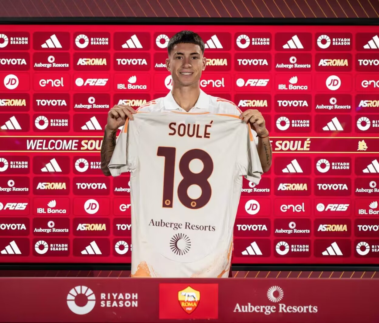 夏季友谊赛-罗马4-0战胜英甲球队,迪巴拉挑射破门&苏莱1传1射