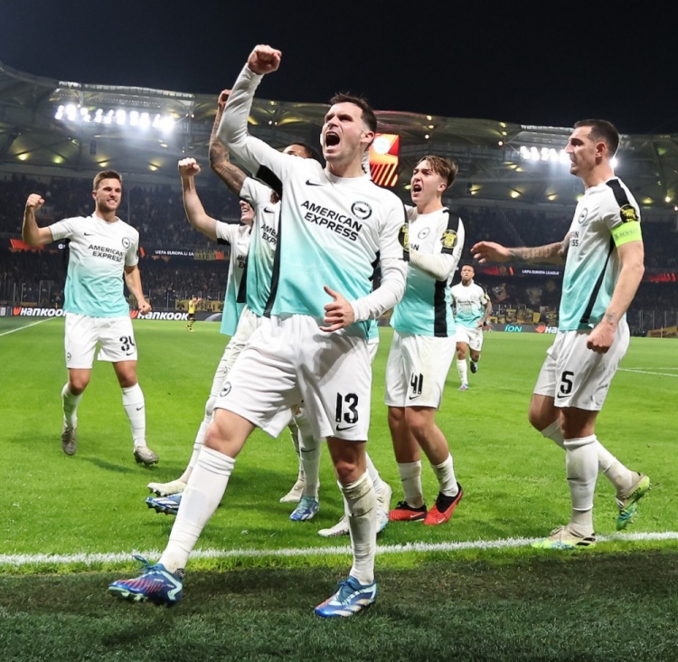 格罗斯:布莱顿让我有机会入选德国队 多特是我从小支持的球队