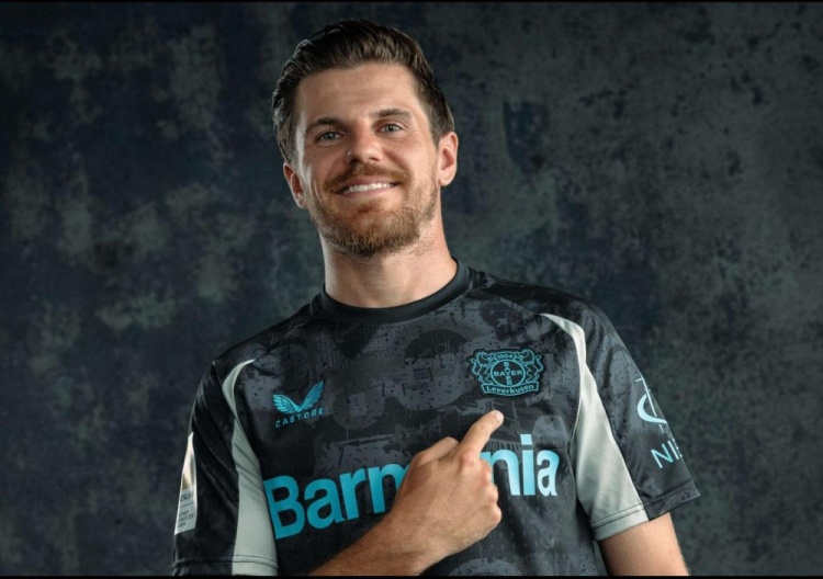 勒沃库森官网:球队新赛季球衣大卖,销售量远超预期