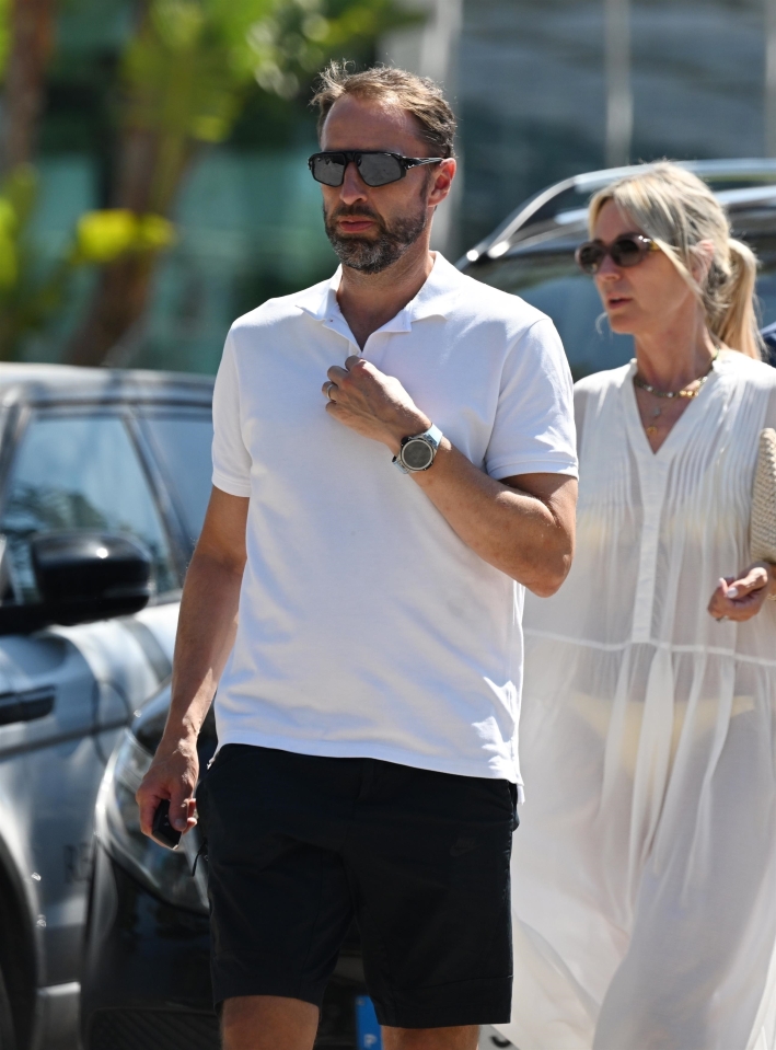 太阳报:索斯盖特和妻子目前正在葡萄牙的阿尔加维度假