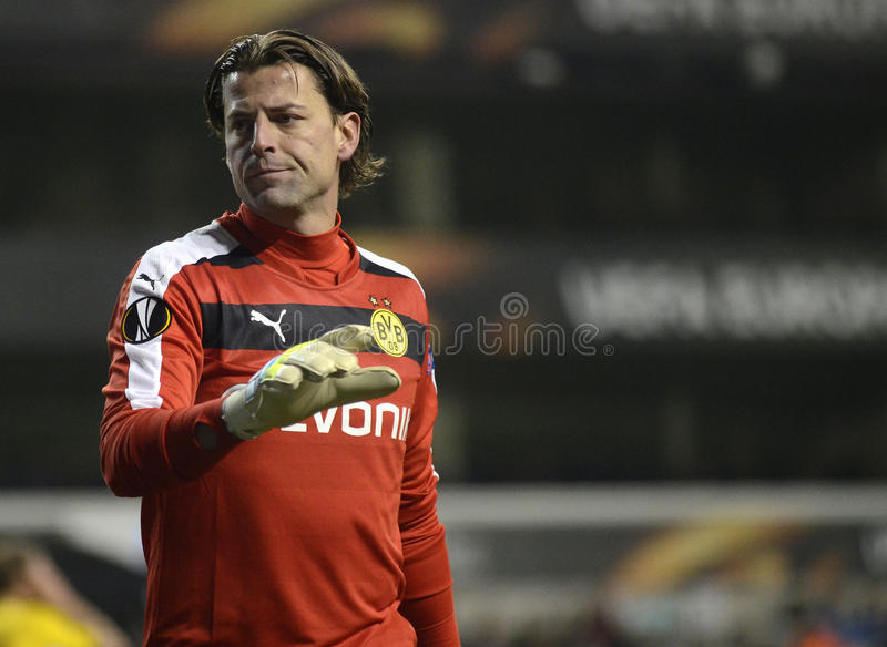 魏登费勒:多特并非热门但这正是机会,要限制皇马球星的个人发挥