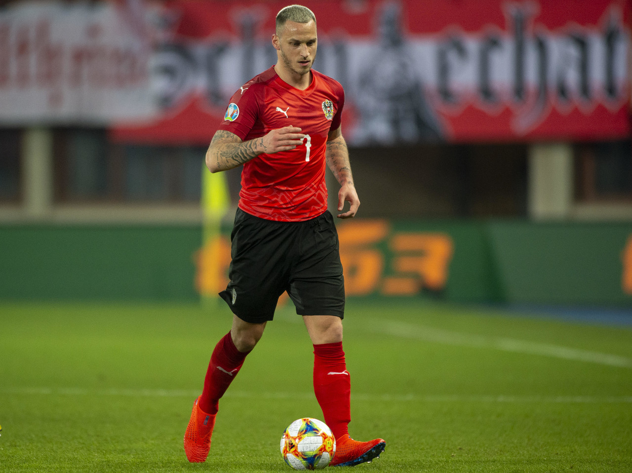 阿瑙:我和邓弗里斯关系很好,但明天90分钟比赛中我们不是朋友