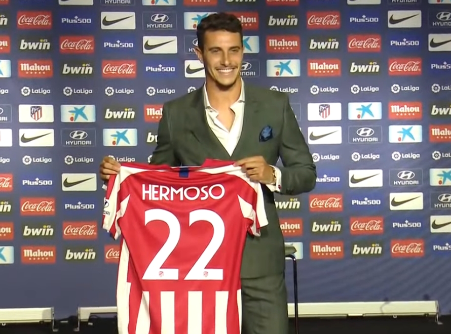 记者:埃尔莫索经纪人抵达米兰城,将与米兰和国米高层会面