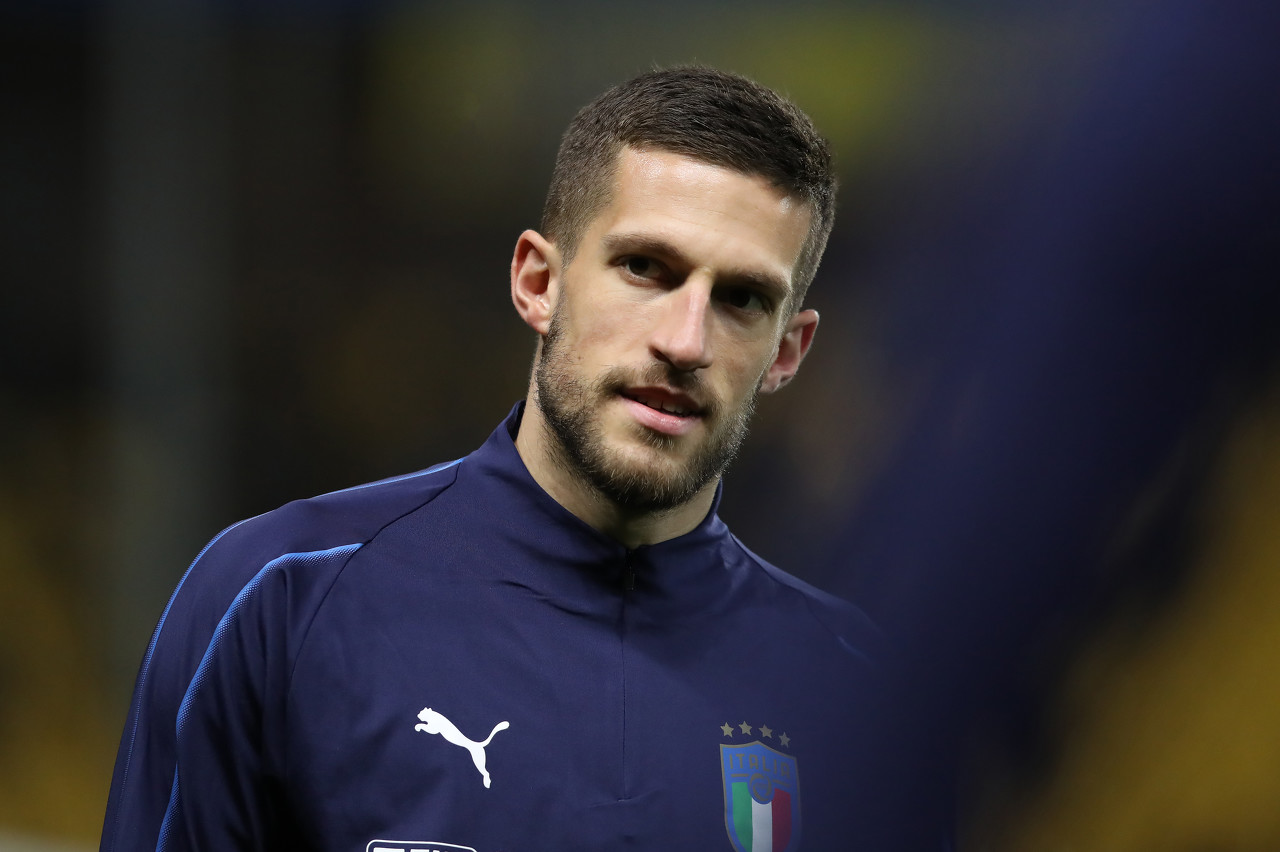 官方:边后卫人员紧张,意大利国家队连续补招拉扎里和比拉吉