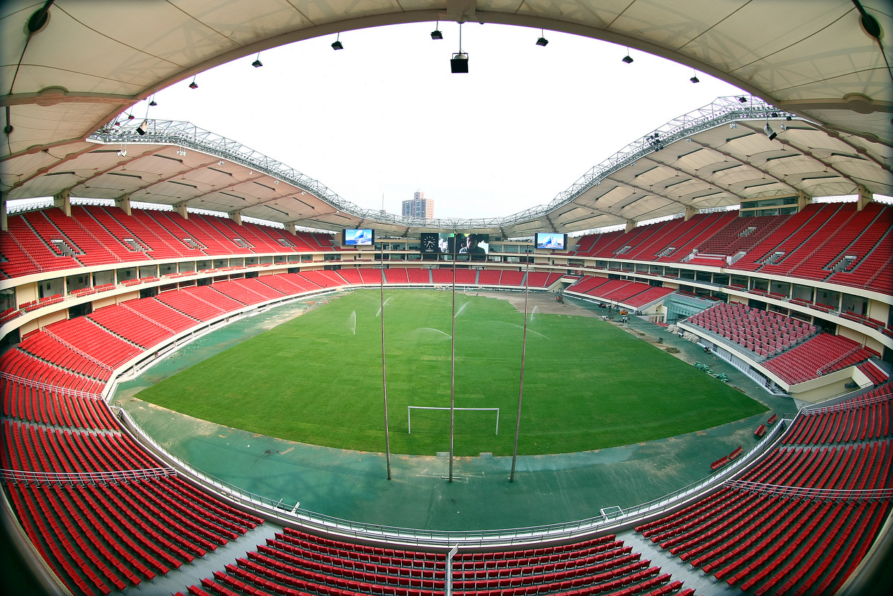 记者：超级杯现场申花球迷占多数，用冠军“告别”虹口最为完美