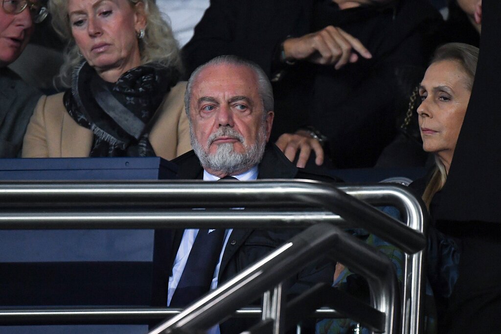 意媒:激励球队,德劳伦蒂斯为那不勒斯许诺意超杯夺冠奖金