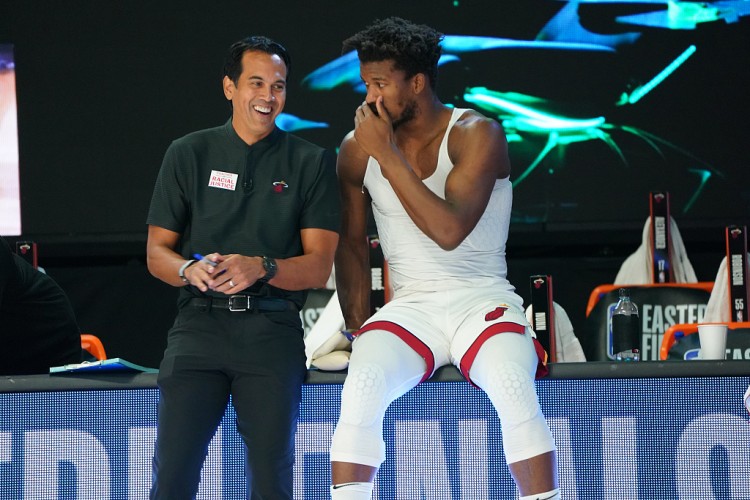 季后赛将近！王猛：斯波的联防把费城掐晕 热火吓人的时候又近了