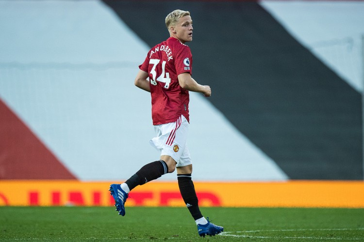 意媒:除了尤文想租借以外,纽卡和加拉塔萨雷也有意范德贝克