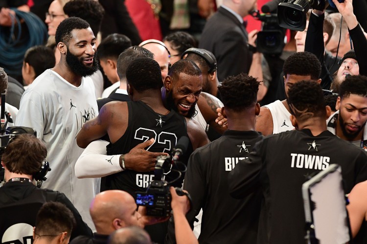                     </p>
                </div>
                <div class=