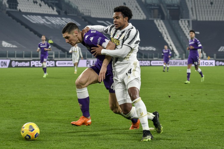 意媒:佛罗伦萨愿保障麦肯尼目前的250万年薪,是否加盟看他自己