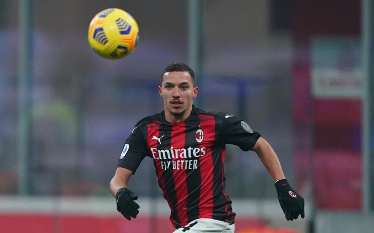 跟队记者:本纳塞尔恢复参加米兰的合练,可以出战弗洛西诺内