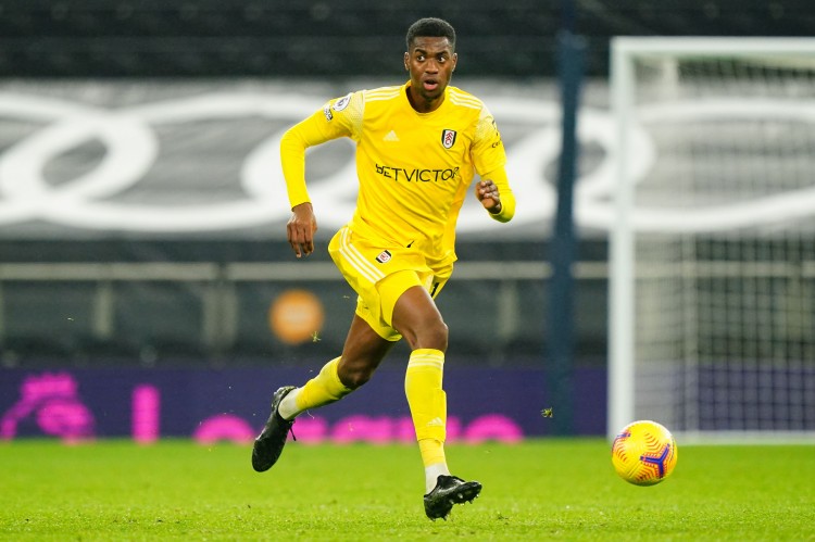 标晚:利物浦继续关注富勒姆中卫阿达拉比奥尤,球员合同今夏到期