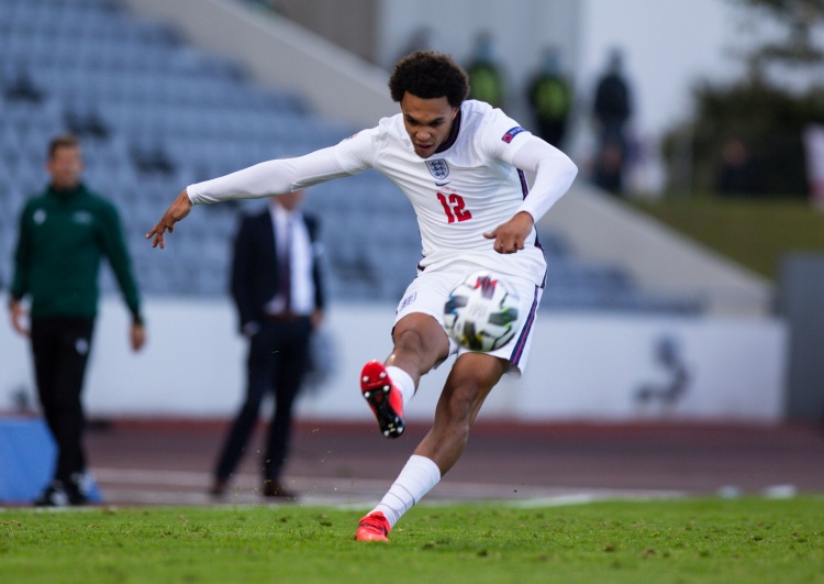 利物浦旧将:阿诺德踢中场位置,更能发挥他的特长