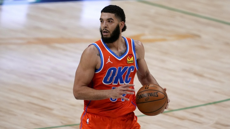 肯里奇:我们信任彼此 我努力在防守端打出侵略性