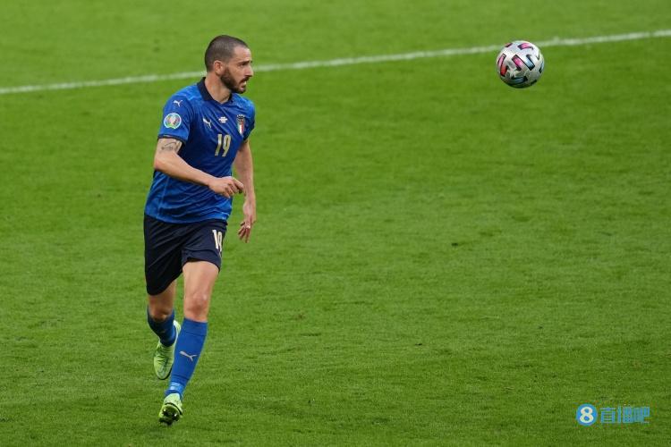 记者:博努奇被推荐给了那不勒斯,但目前他们不感兴趣