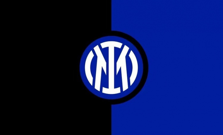 国米在意甲拿到4600个积分,成为尤文之后第二支做到的队伍