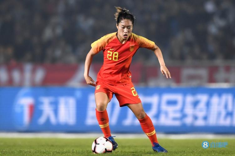 唐佳丽:在国外踢球会有更多自己的时间,很喜欢现在的二前锋位置