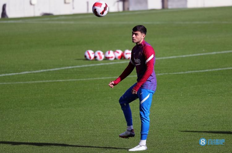 佩德里:巴萨是世界上最好的俱乐部,作为球员我们必须接受批评