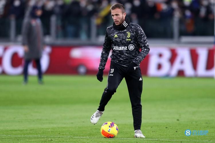 意媒:尤文不愿低于2000万欧卖阿图尔,佛罗伦萨进欧冠才可能买断