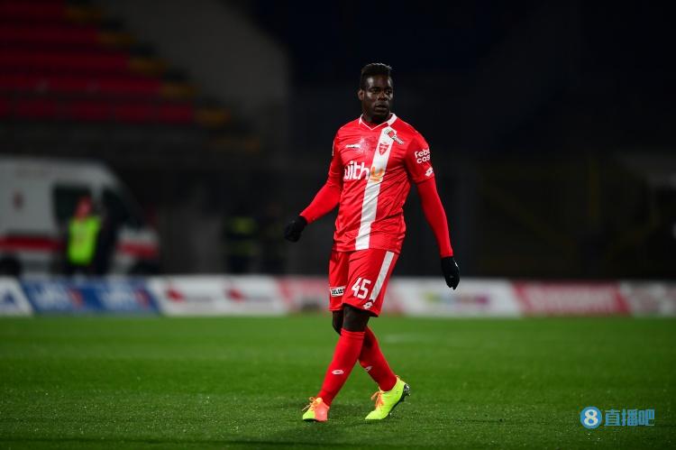 巴洛特利:多特赢得当之无愧,但如果莱奥在米兰肯定能踢得更好