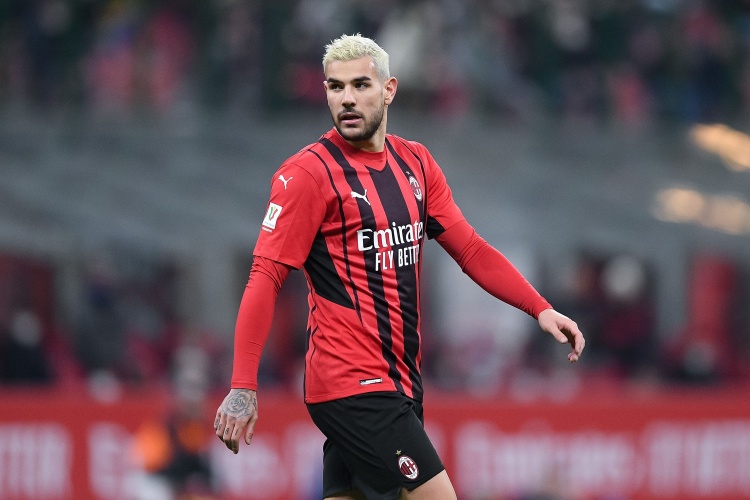 踢球者:拜仁夏窗想买前锋、边锋、中场,可能还要左后卫和中后卫