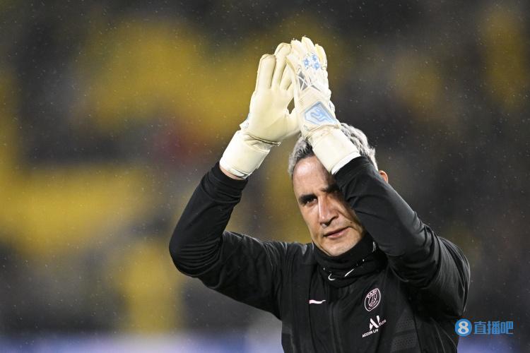 巴黎伤病报告：纳瓦斯腰部受伤进行室内训练，门德斯回到训练基地