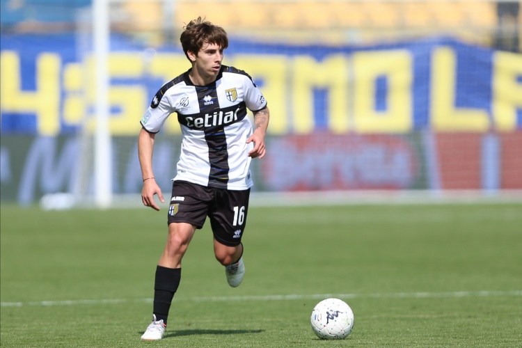 意媒:国米有意帕尔马23岁中场贝尔纳贝,上赛季在意乙打进8球