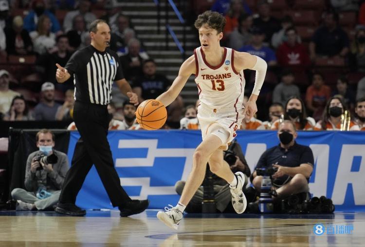 Woj：凯尔特人用双向合同签下发展联盟球员德鲁-皮特森