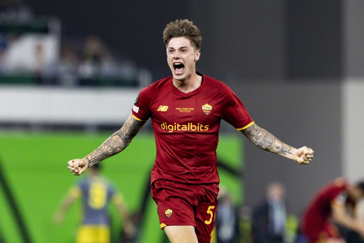 扎莱夫斯基:很高兴罗马和德罗西续约,接下来我会和俱乐部谈去留