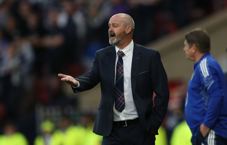 苏格兰主帅克拉克:我们100%应该获得一个点球,必须有人做出解释