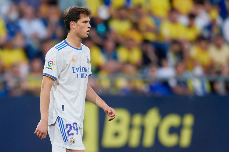 阿斯:皇马对拉塔萨要价500万欧+50%所有权 巴拉多利德未满足要价