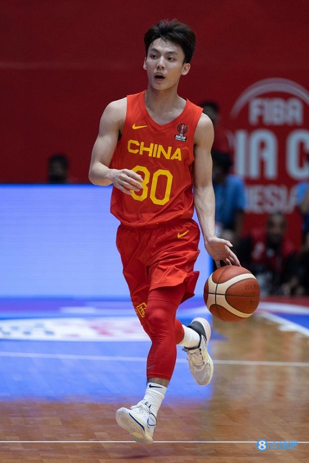 乔帅：徐杰是一个很聪明的球员 悟性很高的一个控卫