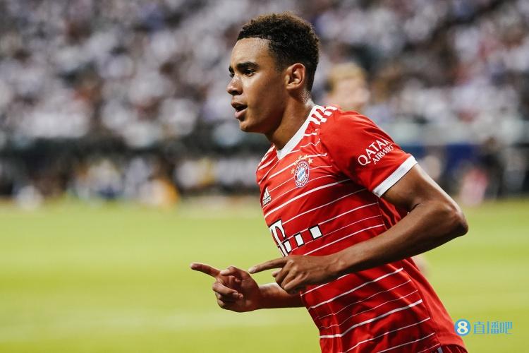 穆西亚拉连续2场德甲直接参与至少3粒进球,此前109场只做到过1次