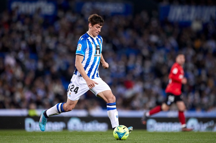 西媒:马竞下赛季要重组后防线,有意勒诺尔芒、汉茨科等球员