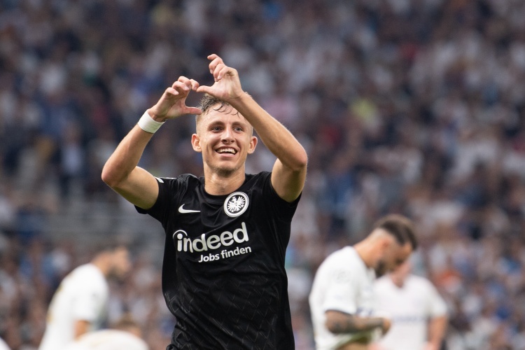 迪马济奥:埃弗顿有意那不勒斯球员林德斯特伦,希望先租后买