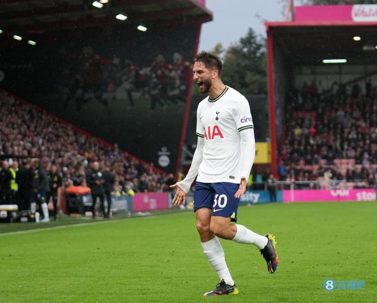 贝尔萨:本坦库尔能踢中场任何位置,他这样的球员不常见