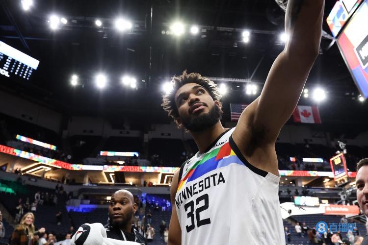 唐斯：克服困境对球队有益 我们能找到赢球的方法&这会树立信心